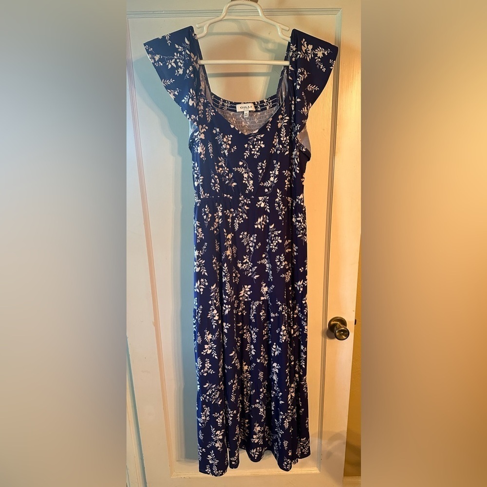 Gilli Chita maternity flutter sleeve dress. - Picture 5 of 6